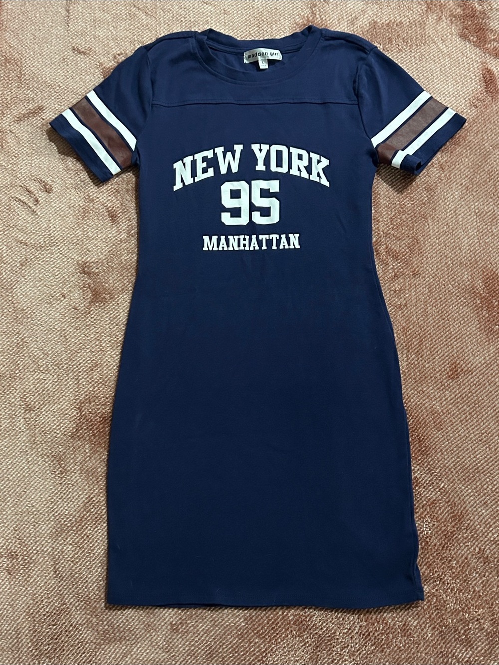 Madden Girl Navy Graphic 'New York 95 Manhattan' Midi Dress